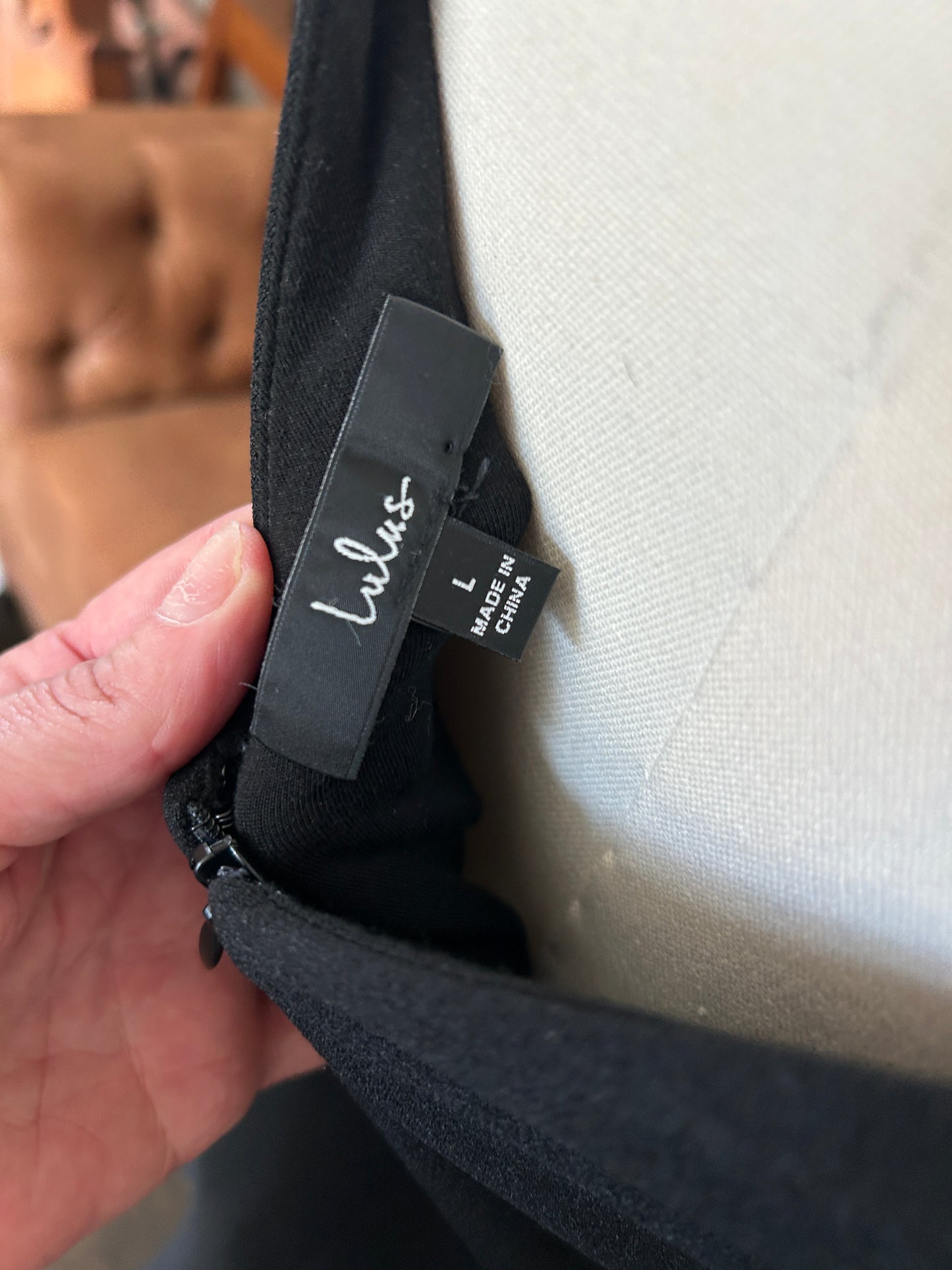 Lulus Black V-neck dess