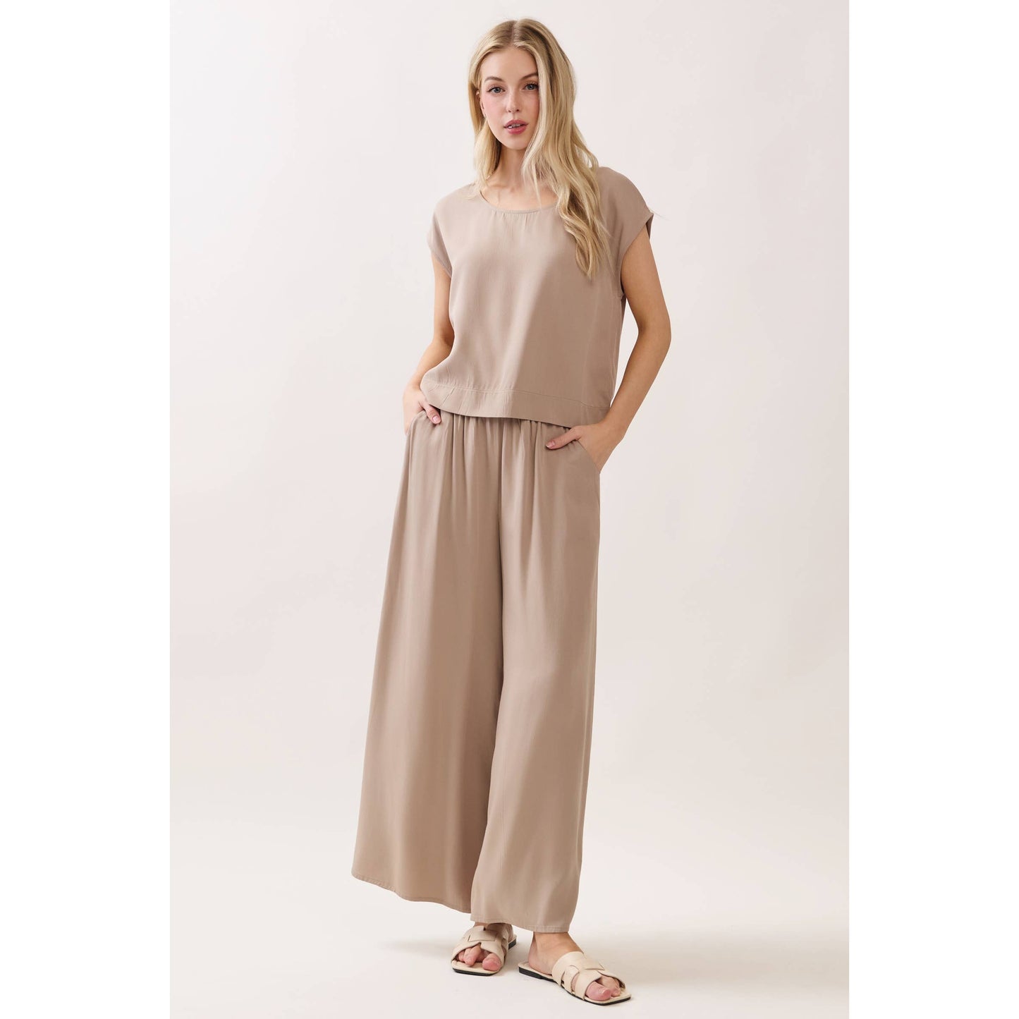 Woven Boxy Top with Extended Sleeve and Round Neck