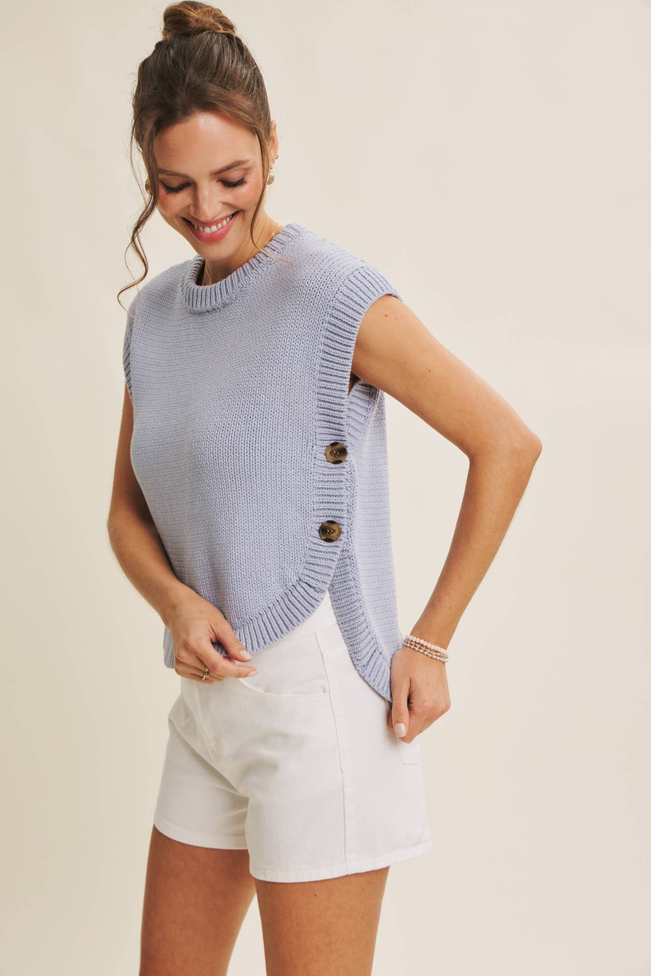 ALL-YEAR ROUND ESSENTIAL SIDE BUTTON SWEATER VEST TOP