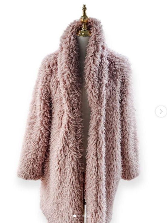 Faux Fur Coat. Light pink.